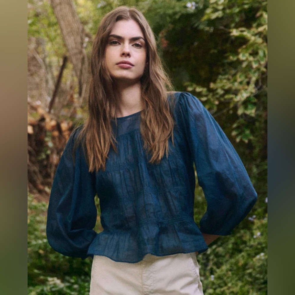 The Great Daze Top in Lapis